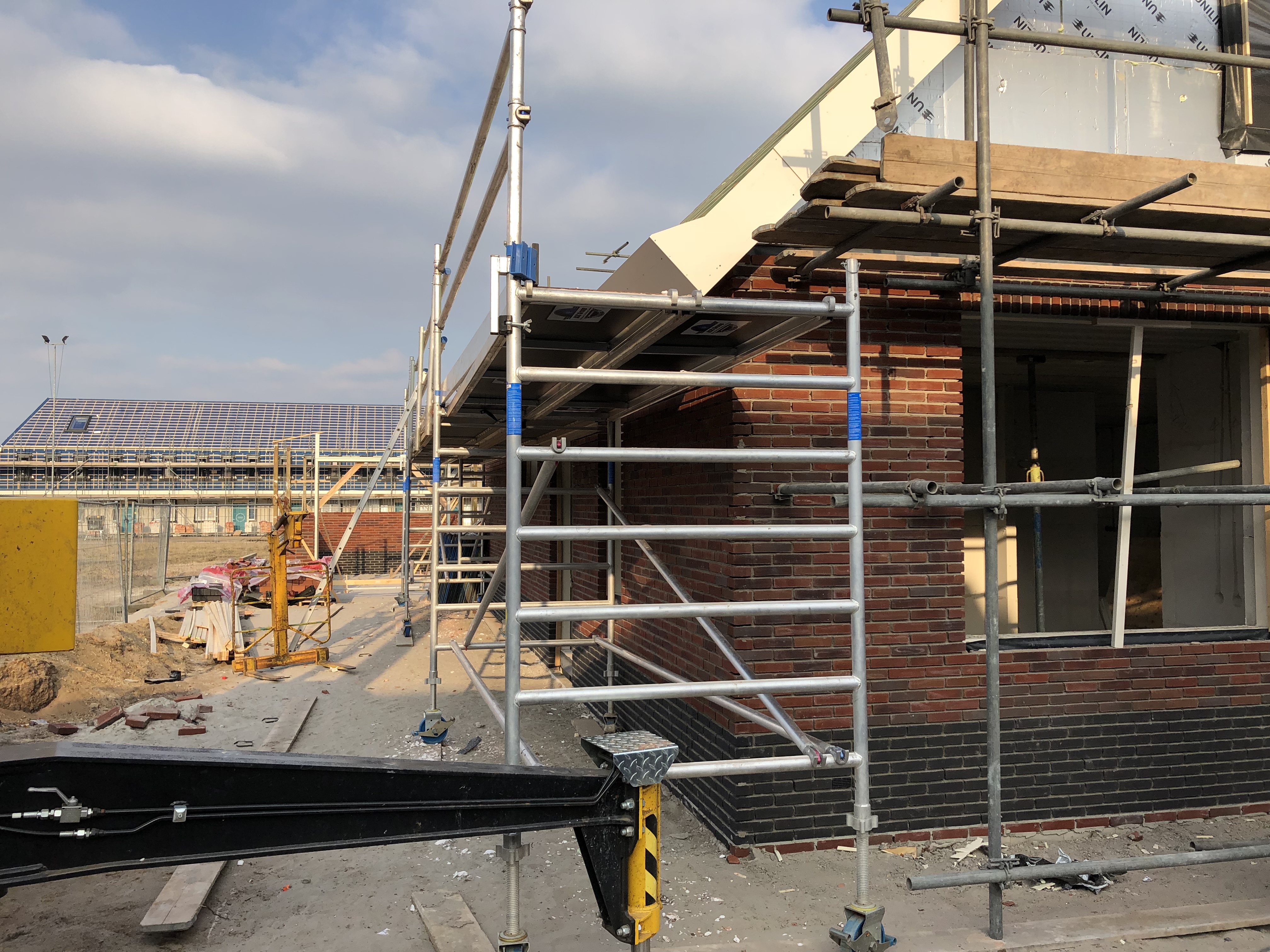 Het dak zit er op …..